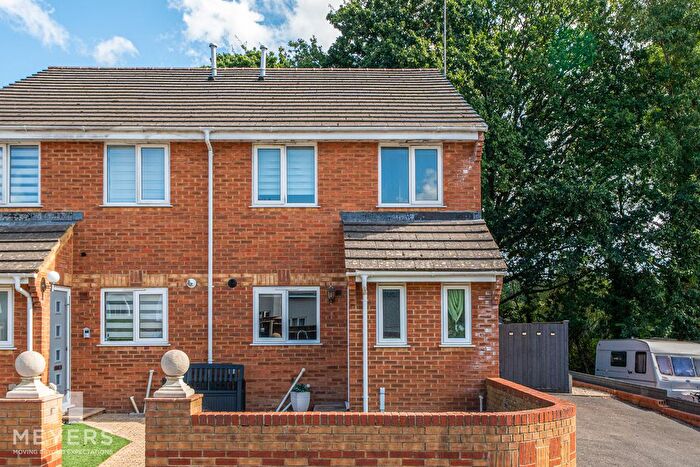 3 Bedroom Semi-Detached House For Sale In Windsor Close, Wareham, BH20
