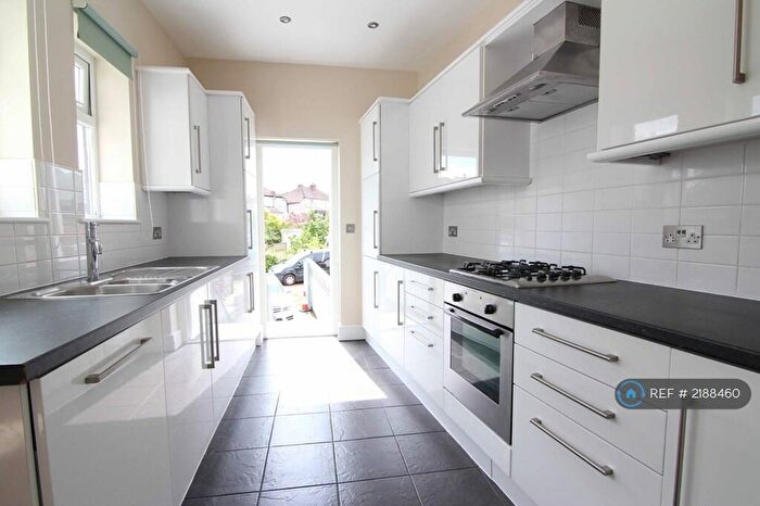 2 Bedroom Flat To Rent In Westbury-On-Trym, Bristol, BS9