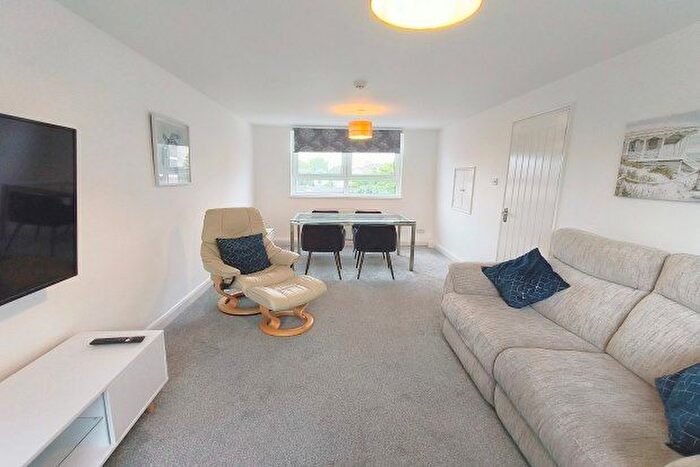 2 Bedroom Flat To Rent In Roslyn House, Southsea, PO5
