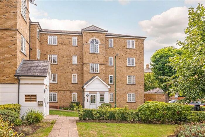 2 Bedroom Flat For Sale In Elizabeth Fry Place, Woolwich, SE18