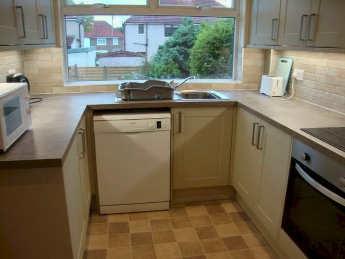 4 Bedroom Private Hall To Rent In Palatine Avenue, Lancaster, LA1