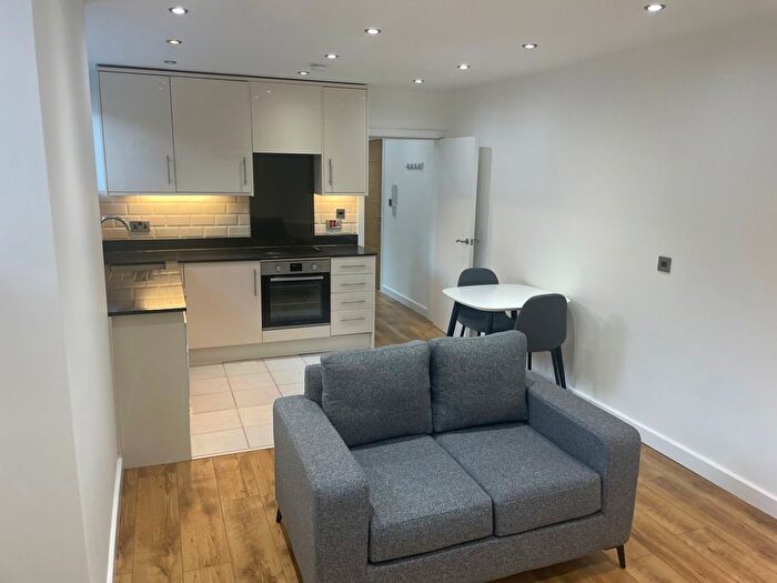 1 Bedroom Flat To Rent In Commercial Road, Leeds, LS5