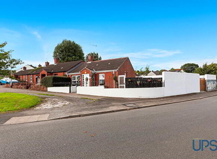 2 Bedroom Semi-Detached Bungalows For Sale In Colinmill, Belfast, BT17
