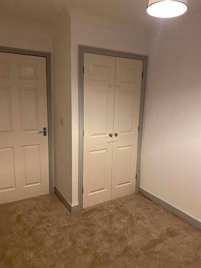 2 Bedroom Flat For Sale In Fairby Close, Tiverton, EX16