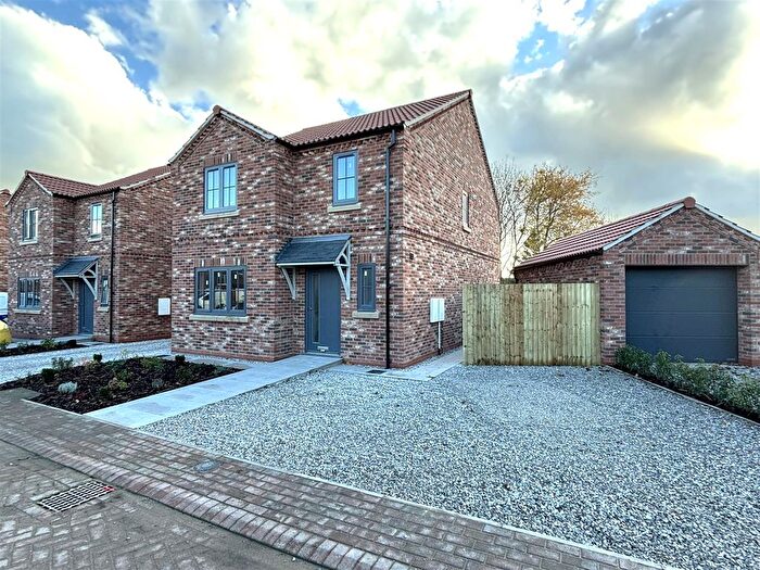 4 Bedroom Detached House For Sale In Holmes Park, Eastrington, DN14