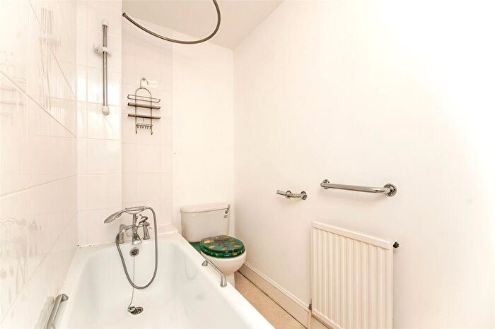 1 Bedroom Flat To Rent In Sackville Road, Hove, East Sussex, BN3