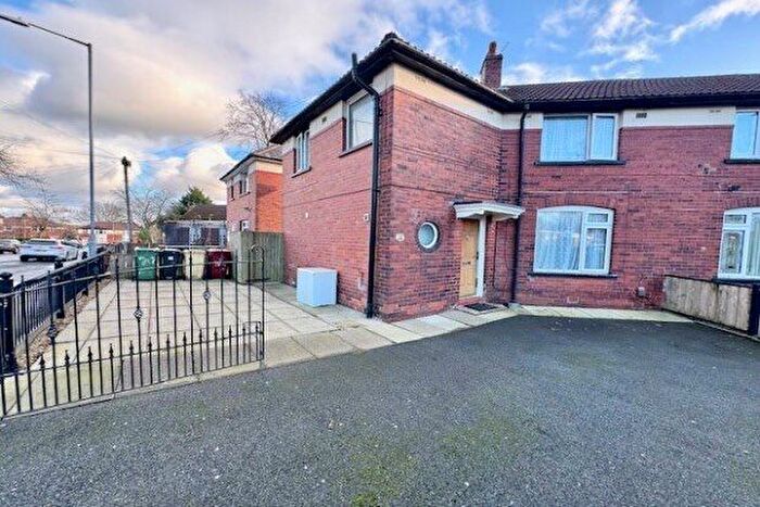 3 Bedroom Semi-Detached House To Rent In Tong Head Avenue, Bolton, BL1