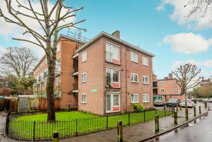 1 Bedroom Flat For Sale In Windlesham Grove, Southfields, London, SW19