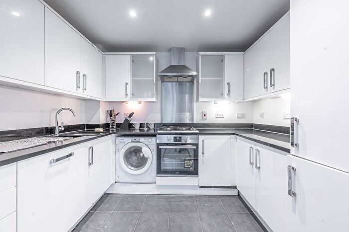 2 Bedroom Flat To Rent In Casel Court, Stanmore, HA7