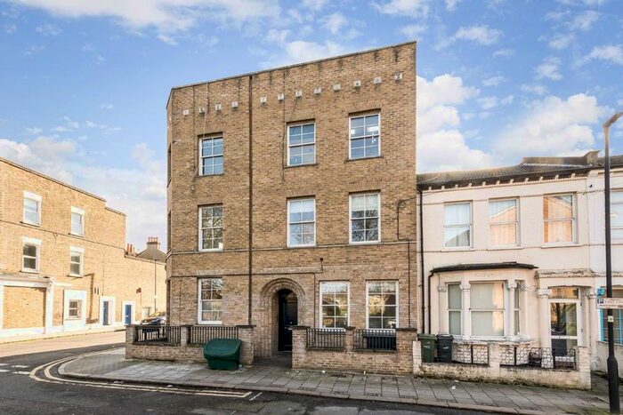 4 Bedroom Flat To Rent In Kepler Road, London SW4