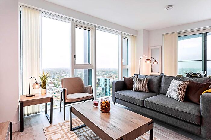 2 Bedroom Flat To Rent In North Acton, W3