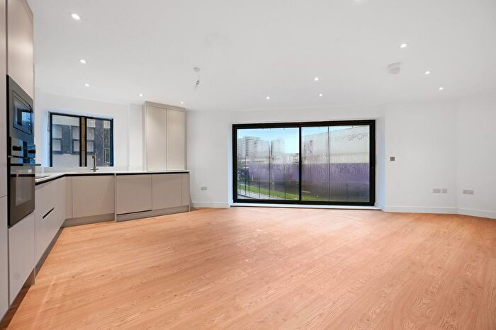 2 Bedroom Flat For Sale In Prince Regent Road, Hounslow, TW3