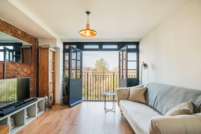1 Bedroom Flat To Rent In Copperfield Road, London, E3