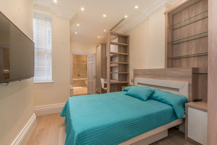 1 Bedroom Flat To Rent In Guilford Street, Bloomsbury, London, WC1N