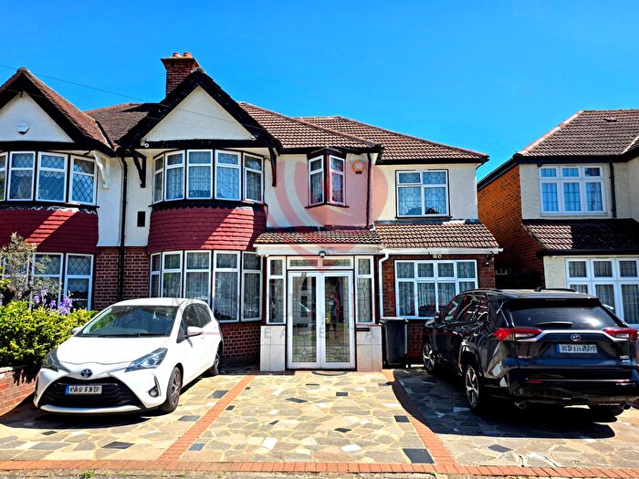 6 Bedroom Semi Detached House For Sale In Blossom Waye, Hounslow, TW5