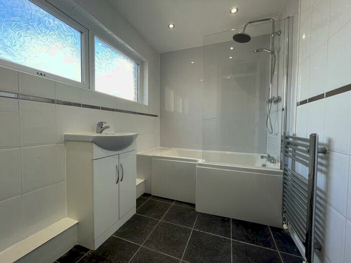 3 Bedroom House To Rent In Barmston Centre, Washington, NE38