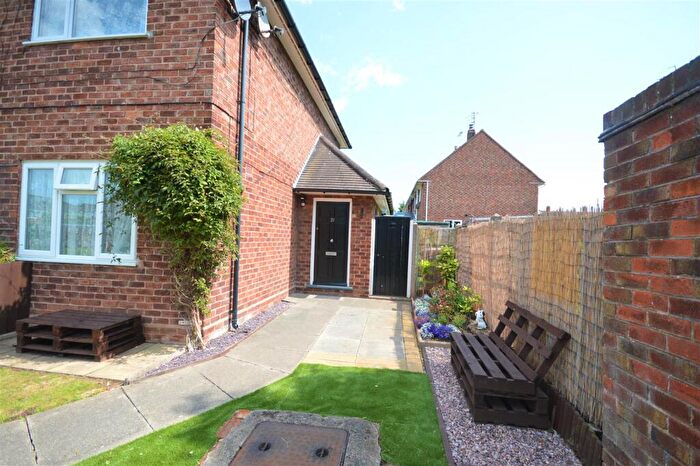 2 Bedroom Flat To Rent In Willington Avenue, Wirral, CH62