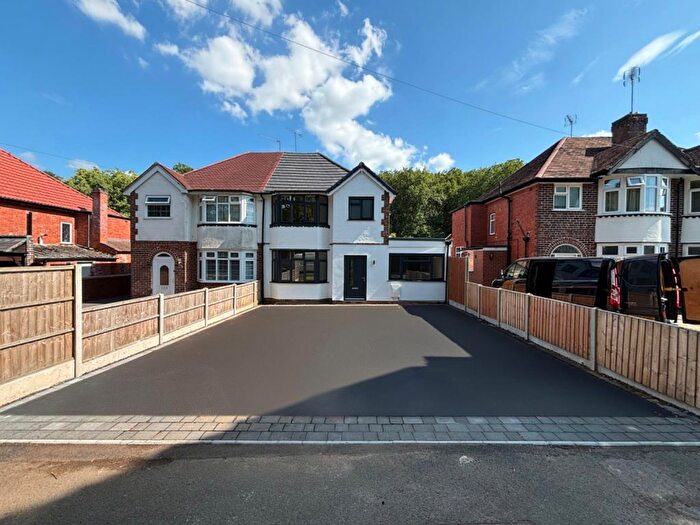 4 Bedroom Property To Rent In Bromsgrove Road, Batchley, Redditch, B97