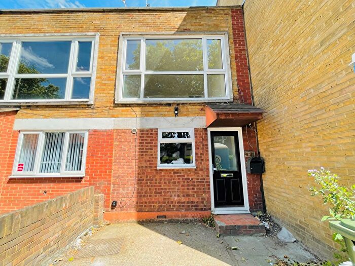 3 Bedroom Property To Rent In Prince Regent Lane, London, E13