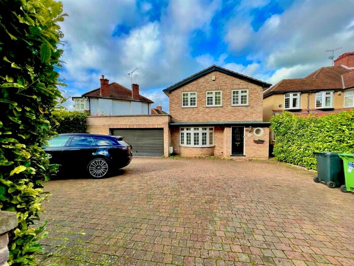 4 Bedroom Detached House To Rent In London Road, Stoneleigh, Epsom, KT17