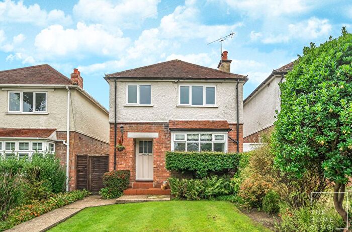 3 Bedroom Detached House To Rent In Rydes Hill Road, Guildford, GU2
