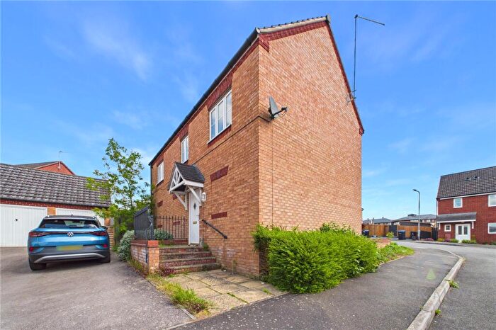 2 Bedroom Flat To Rent In South Meadow Close, Northampton, NN5