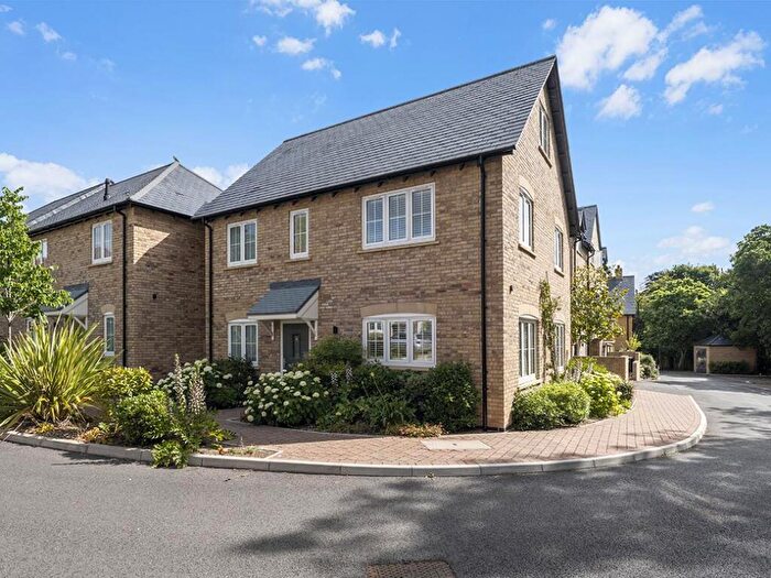 4 Bedroom Detached House For Sale In Canon Woods Close, Sherborne, DT9