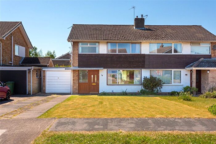 3 Bedroom Semi-Detached House For Sale In Yarburgh Way, York, North Yorkshire, YO10