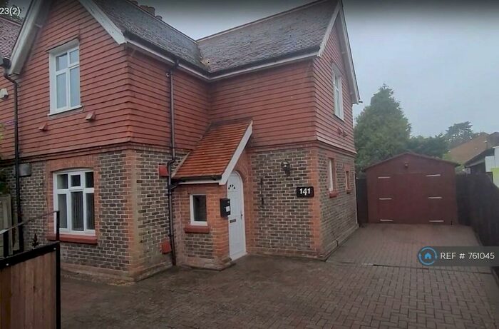 3 Bedroom Semi-Detached House To Rent In London Road, Crawley, RH10