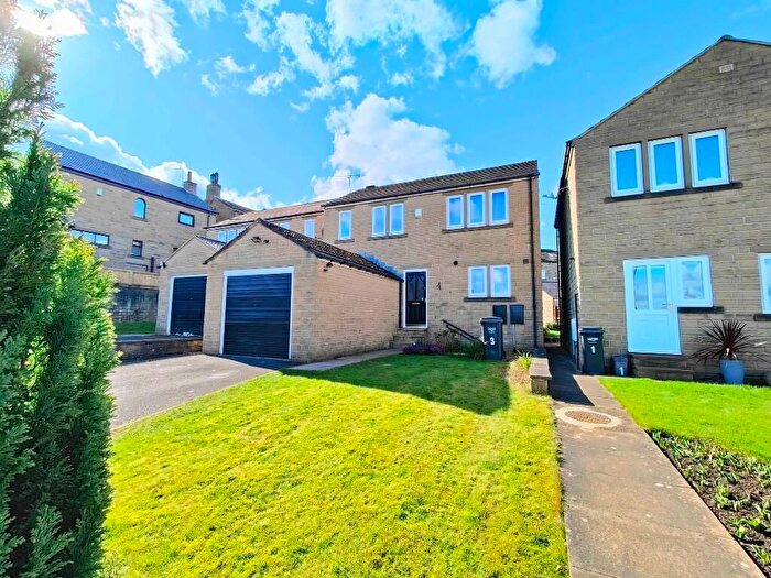 3 Bedroom Detached House For Sale In Hardy Place, Hove Edge, Brighouse, HD6