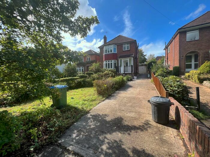 3 Bedroom Detached House To Rent In * Refurbished * Glenfield Avenue, Southampton, SO18