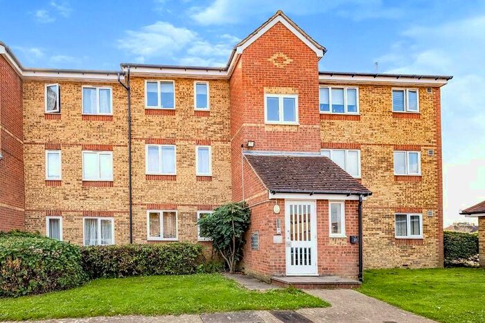1 Bedroom Flat To Rent In Scammell Way, Watford, Hertfordshire, WD18