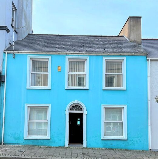 Houses for sale & to rent in SA72 6RH, Castle Street, Pembroke Dock