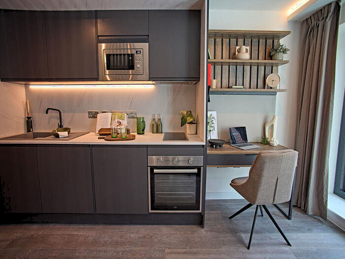 Apartment To Rent In Apt, Live Oasis St Albans Place #, LS2