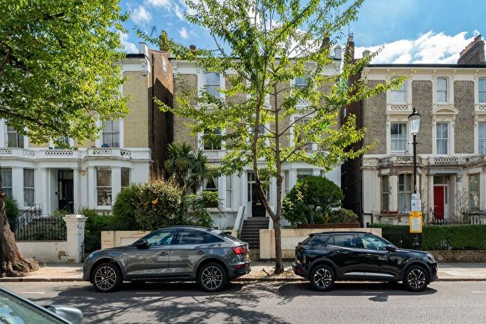 1 Bedroom Flat For Sale In Oxford Gardens, Notting Hill, W10