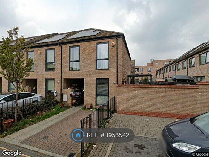 3 Bedroom Semi-Detached House To Rent In Ypres Place, Dagenham, RM9