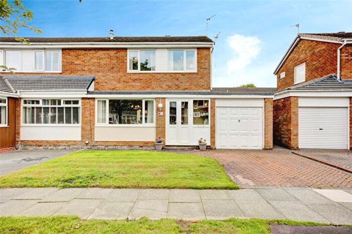 3 Bedroom Semi-Detached House For Sale In Waskerley Close, Sunniside, Newcastle Upon Tyne, Tyne And Wear, NE16