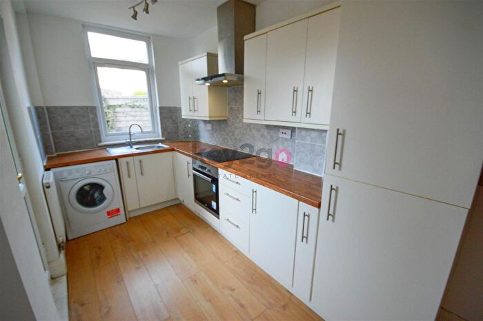 3 Bedroom Terraced House For Sale In Hurlfield Road, Sheffield, S12