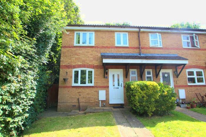 3 Bedroom End Of Terrace House To Rent In Byfleet, KT14