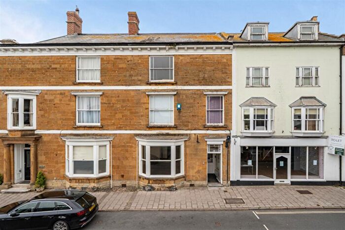 House For Sale In Victoria Place, Axminster, EX13