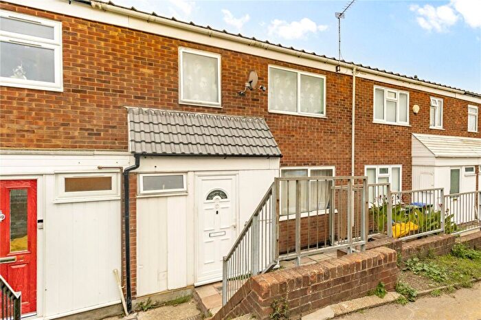 2 Bedroom House To Rent In Wadeville Close, Belvedere, DA17