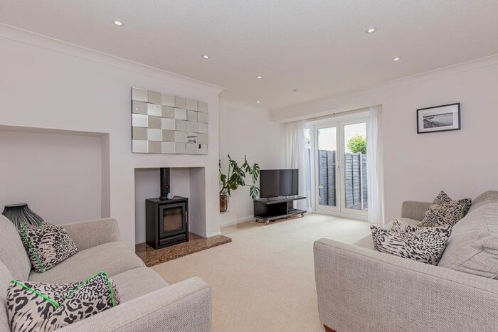 3 Bedroom Semi-Detached House To Rent In Church Close, Islip, Kidlington, OX5