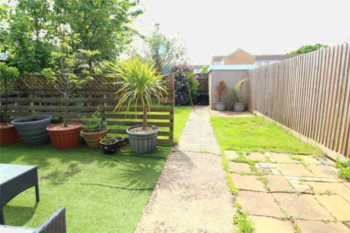 3 Bedroom End Of Terrace House For Sale In Marryat Road, New Milton, Hampshire, BH25