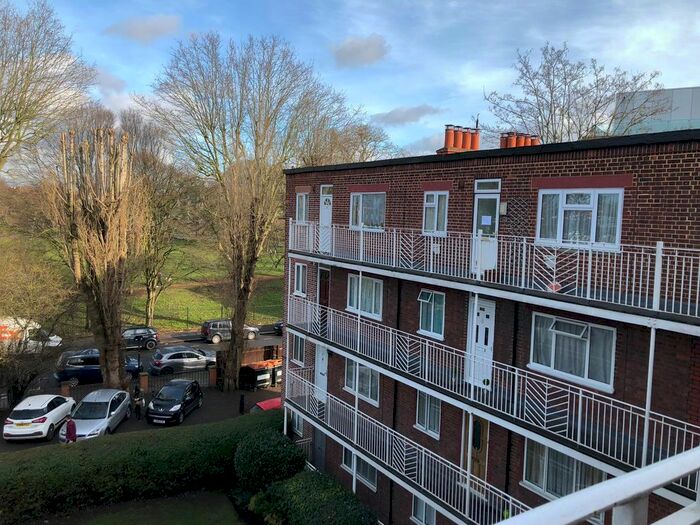 2 Bedroom Flat To Rent In Rosemont Road, Acton, W3