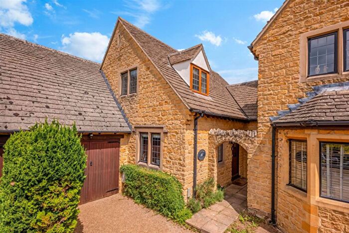 3 Bedroom House For Sale In Inverlea Court, Mickleton, GL55