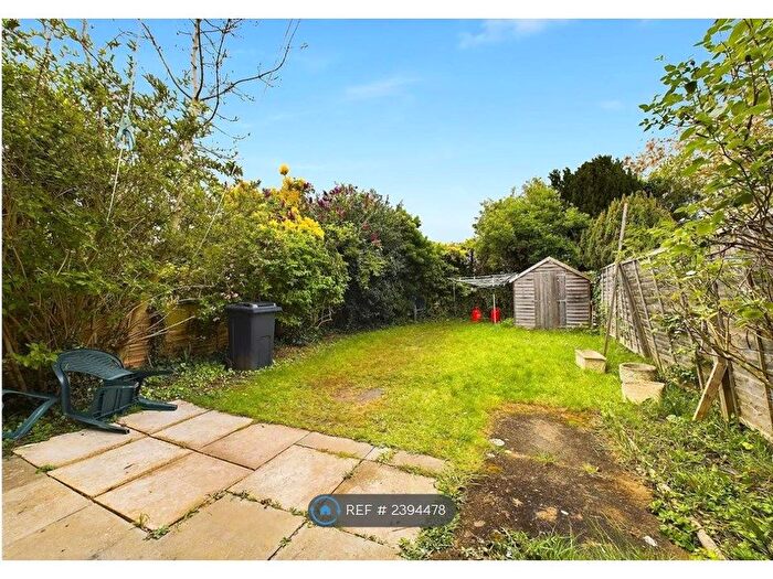 4 Bedroom Terraced House To Rent In Beatrice Close, Pinner, HA5