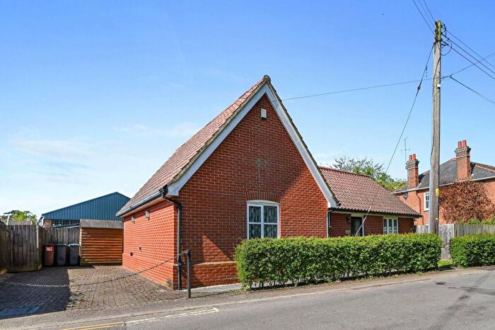 2 Bedroom Bungalow For Sale In Saddlemakers Lane, Melton, IP12