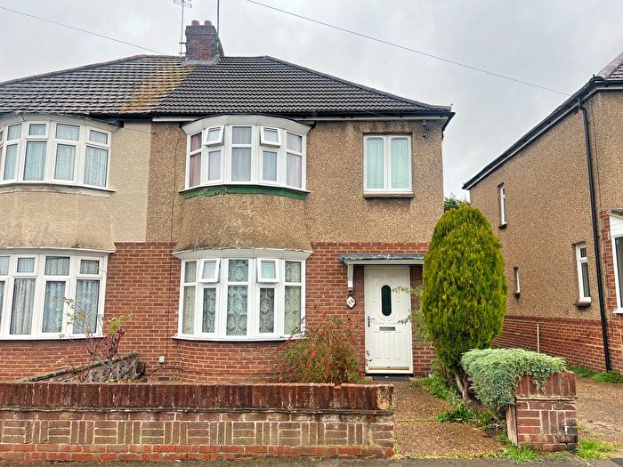 3 Bedroom Semi Detached House To Rent In Coronation Road, Aldershot, GU11