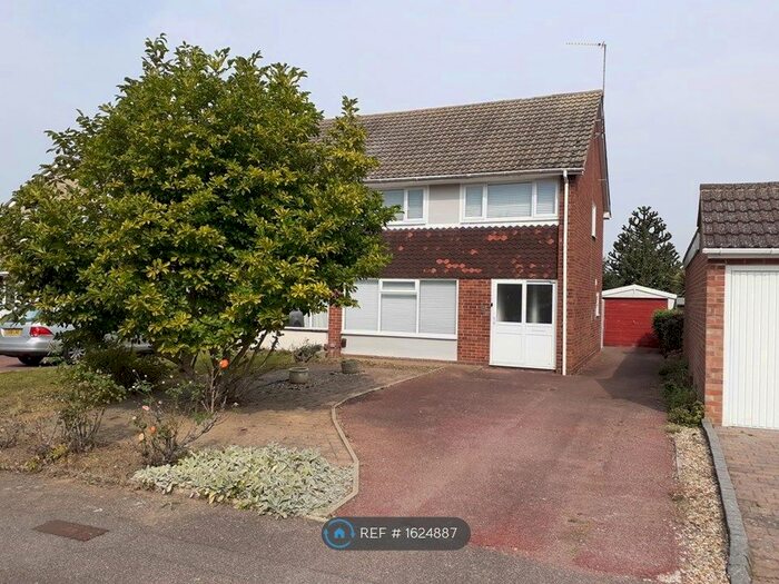 3 Bedroom Semi-Detached House To Rent In Crossways, Sittingbourne, ME10