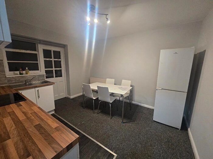 1 Bedroom Flat To Rent In Litchfield Way, London, NW11